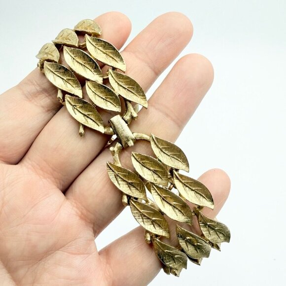 Vintage Lisner Gold Tone Leaves Link Chain Bracelet - Picture 4 of 10